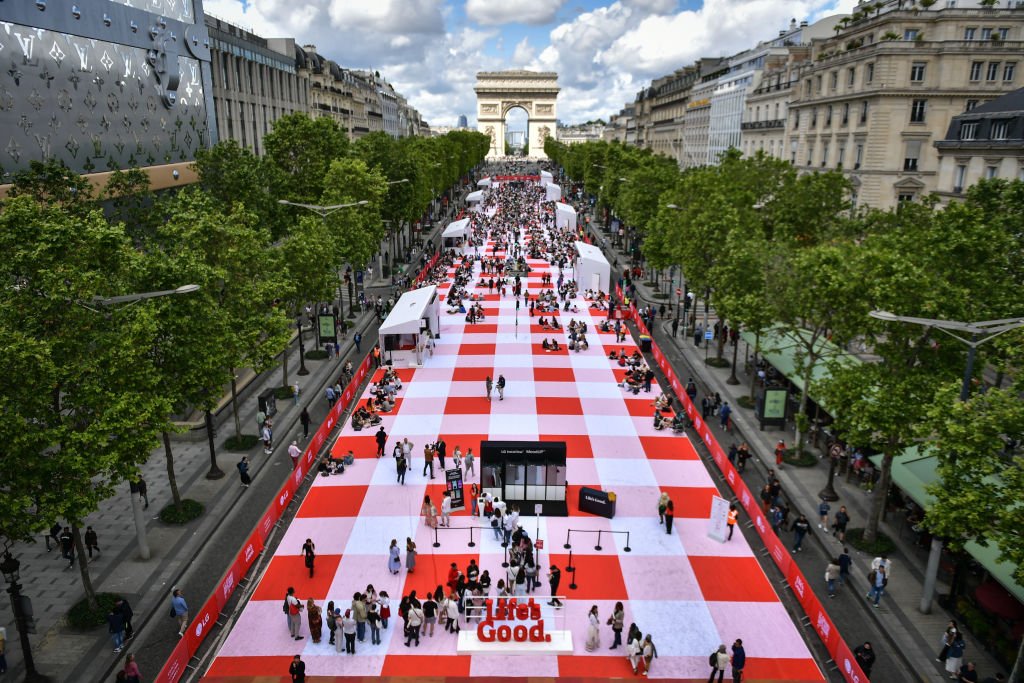 Paris: A big picnic was held on the Champs