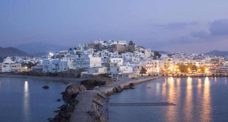 Crete and Naxos among top summer destinations for Spaniards