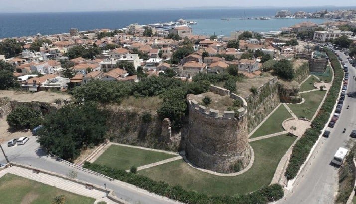 The project to highlight the earth walls of the medieval castle continues